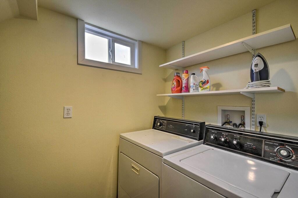 Cozy Home Close to Beaches & Boating Pet Policy