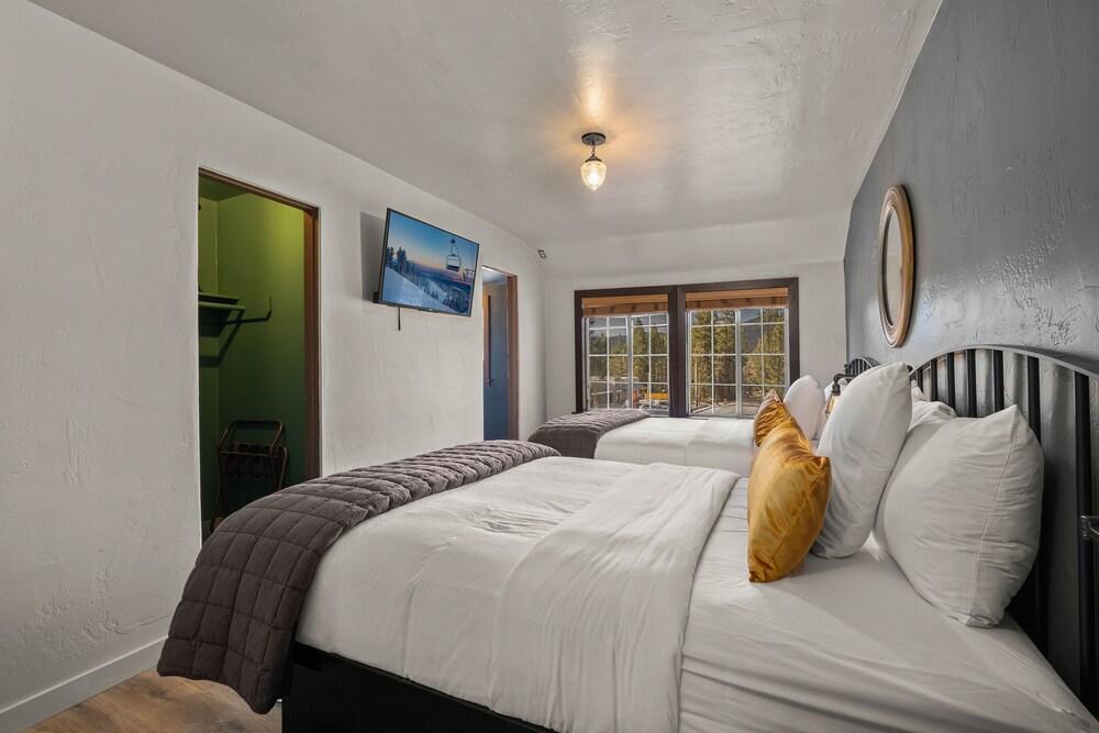 Pet Friendly Boutique Property in the Heart of Big Bear Lake