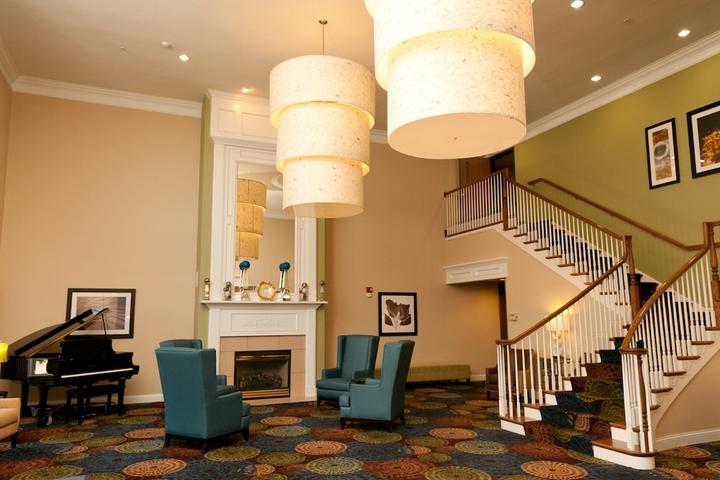 Pet Friendly Holiday Inn Express & Suites Bloomington - Normal an IHG Hotel
