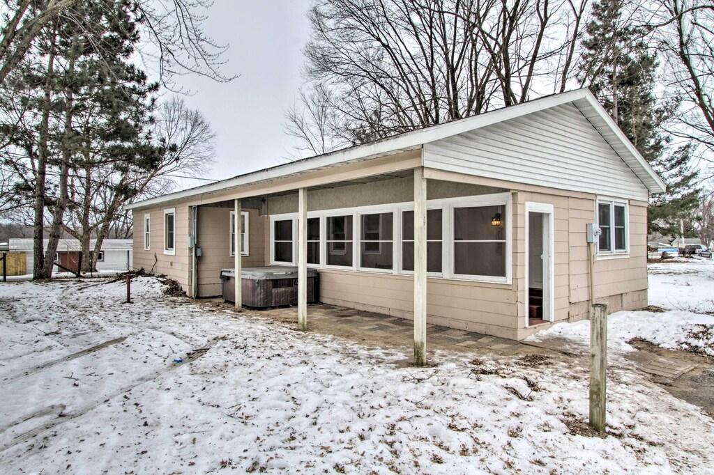 Onalaska Cabin Close to Lake Pet Policy