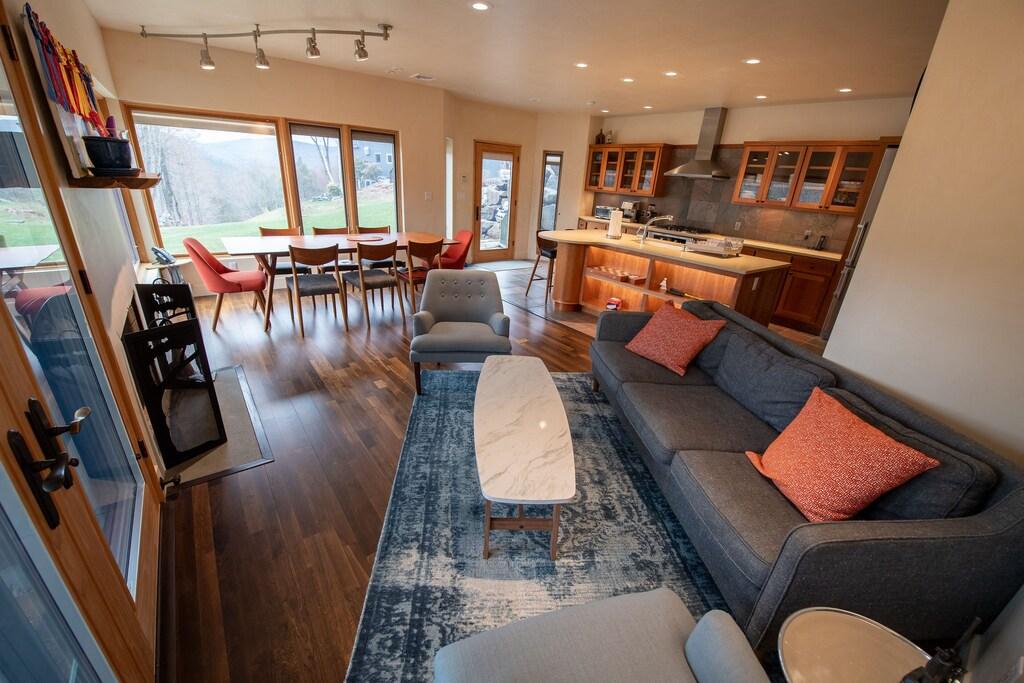 Woodstock House Pet Policy