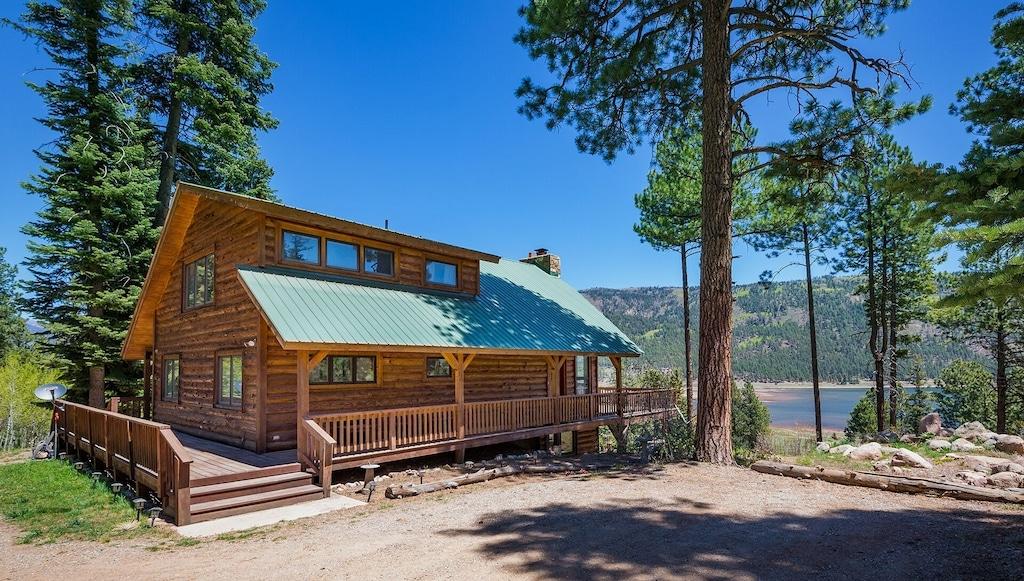 Pet Friendly Log Home with Lake & Mountain Views