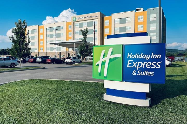 Pet Friendly Holiday Inn Express & Suites Moundsville an IHG Hotel