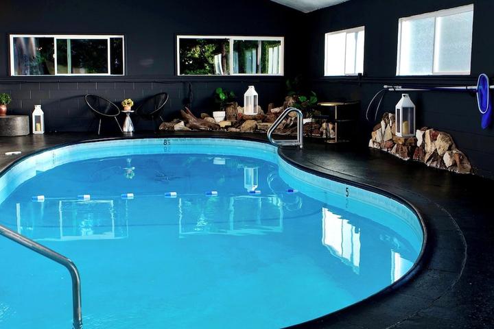 Pet Friendly Sierra Blue Hotel & Swim Club
