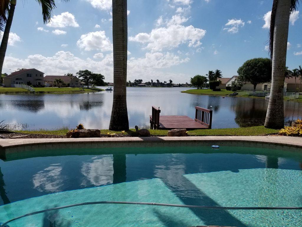 Pet Friendly Dream Vacation House in Pembroke Pines