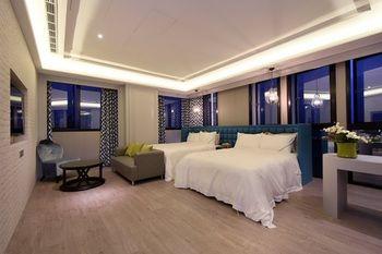 cheap hotels near me that allow dogs