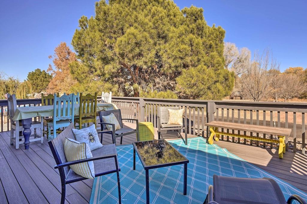 Pet Friendly Colorful Cottonwood Home Close to Verde River