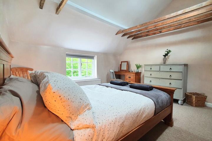 Pet Friendly Countryside Cottage in the Foothills of Cotswolds
