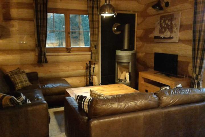 Pet Friendly Right on the Slopes & Hiking Trail