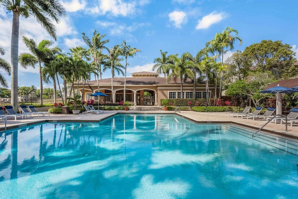 Pet Friendly The Cove at Boynton Beach