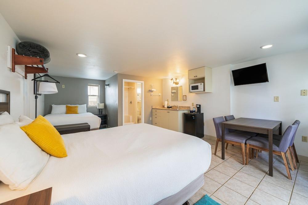 Pet Friendly Riverwalk Inn
