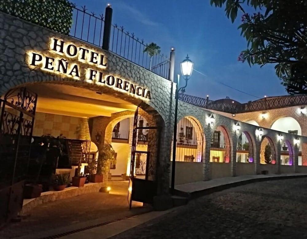 Pet Friendly Hotel Peña Florencia