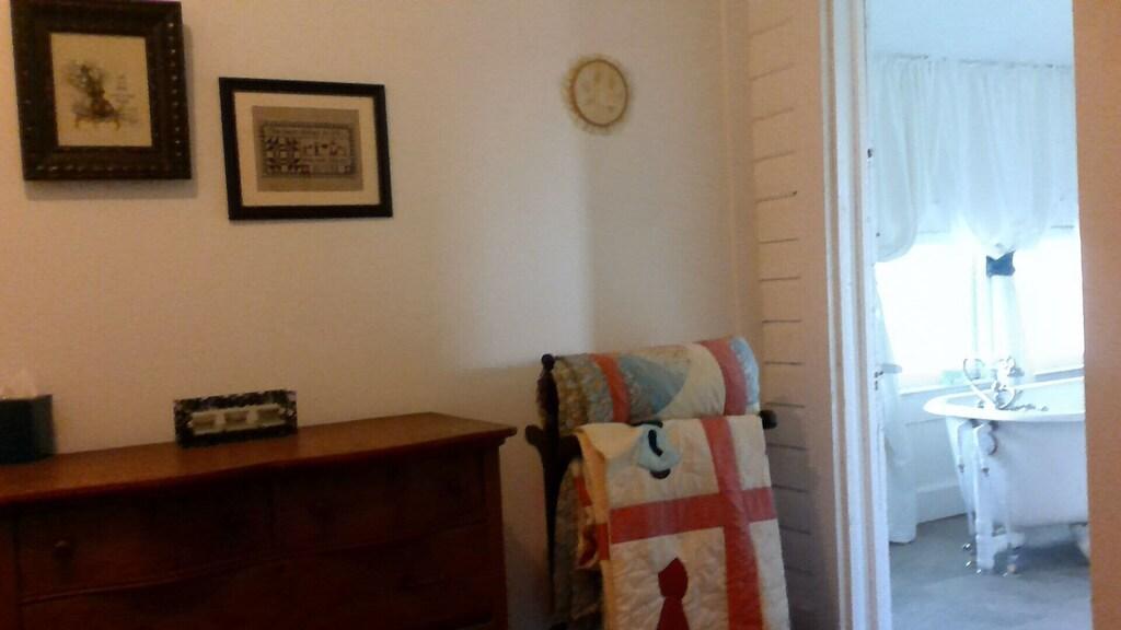 Arcadia Cowboy Cottage Pet Policy