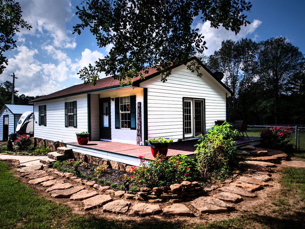 18 Acre Ozark Mountain Getaway Pet Policy