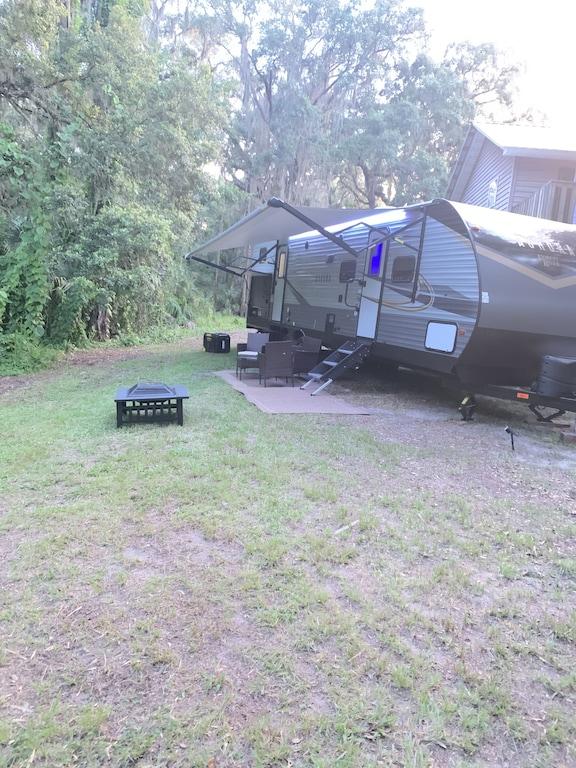 RV Camper in Valrico Pet Policy