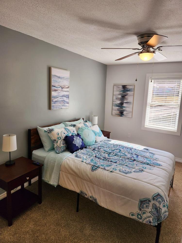 Charming 3 Bedroom Home on the New River Pet Policy