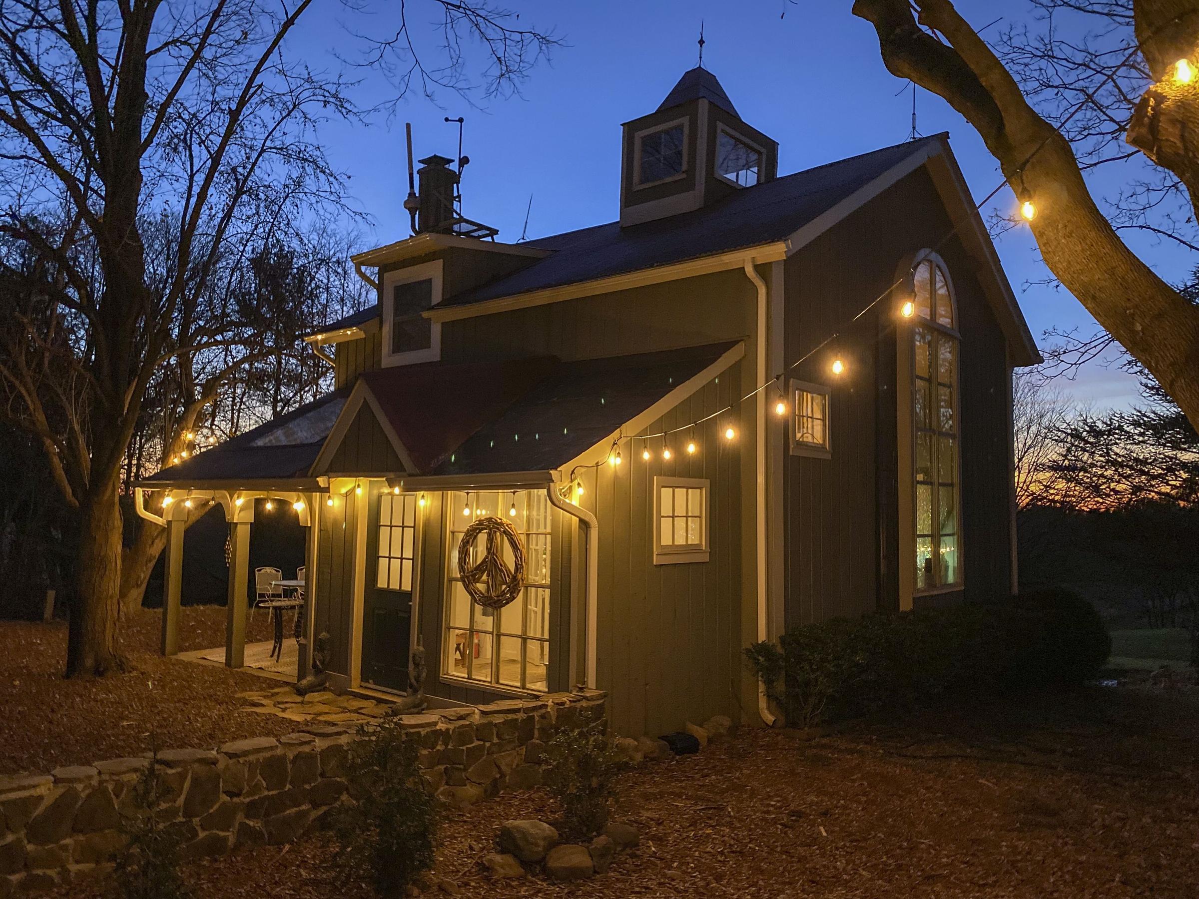 Pet Friendly Carriage House
