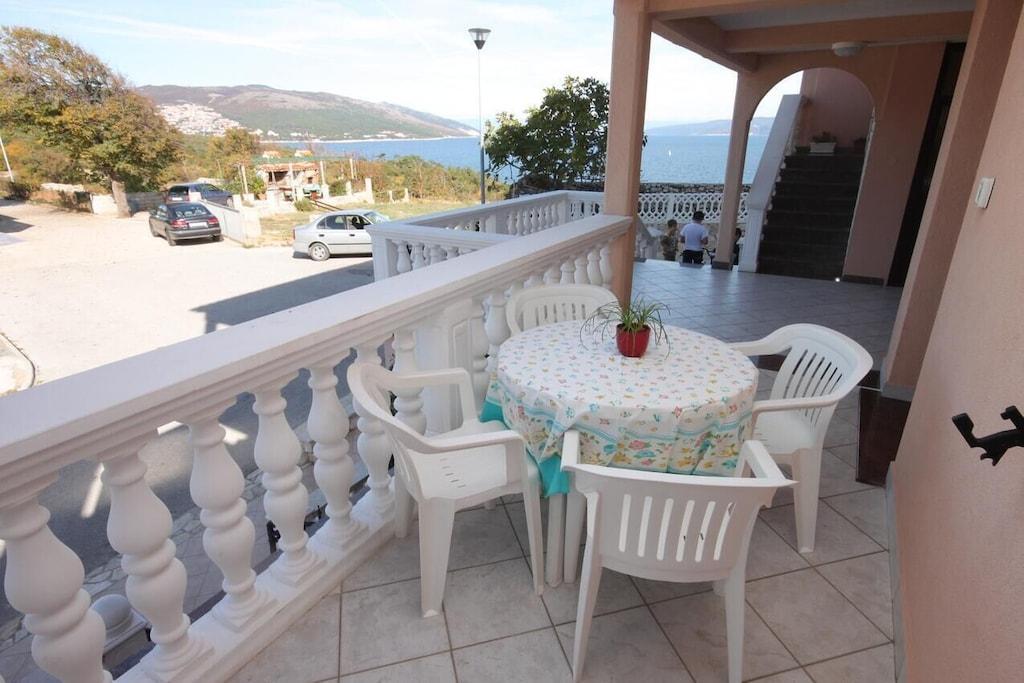 Pet Friendly 1BR Apartment With Terrace & Sea View (2367-B)