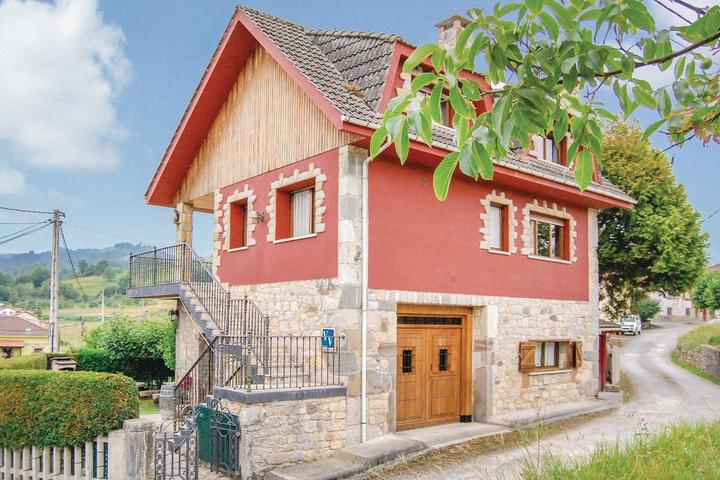 Pet Friendly Stunning Home in Sevares-Piloña with 4 Bedrooms