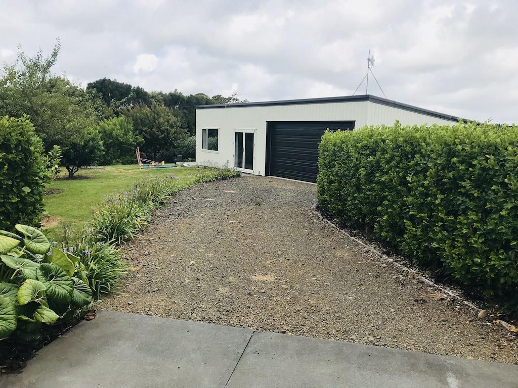 Rural Retreat 1BR Guesthouse Pet Policy