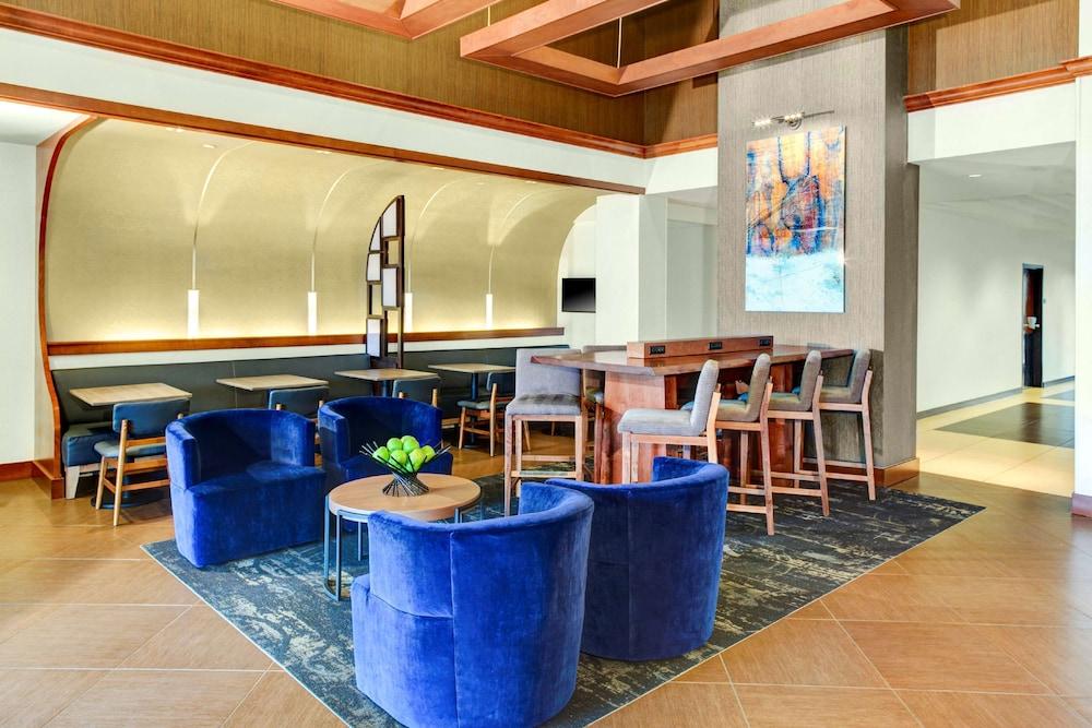 Pet Friendly Oklahoma City Airport Hotel & Suites Meridian Ave