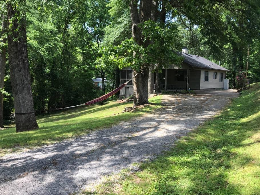 Iuka Airbnb Rentals Pet Policy