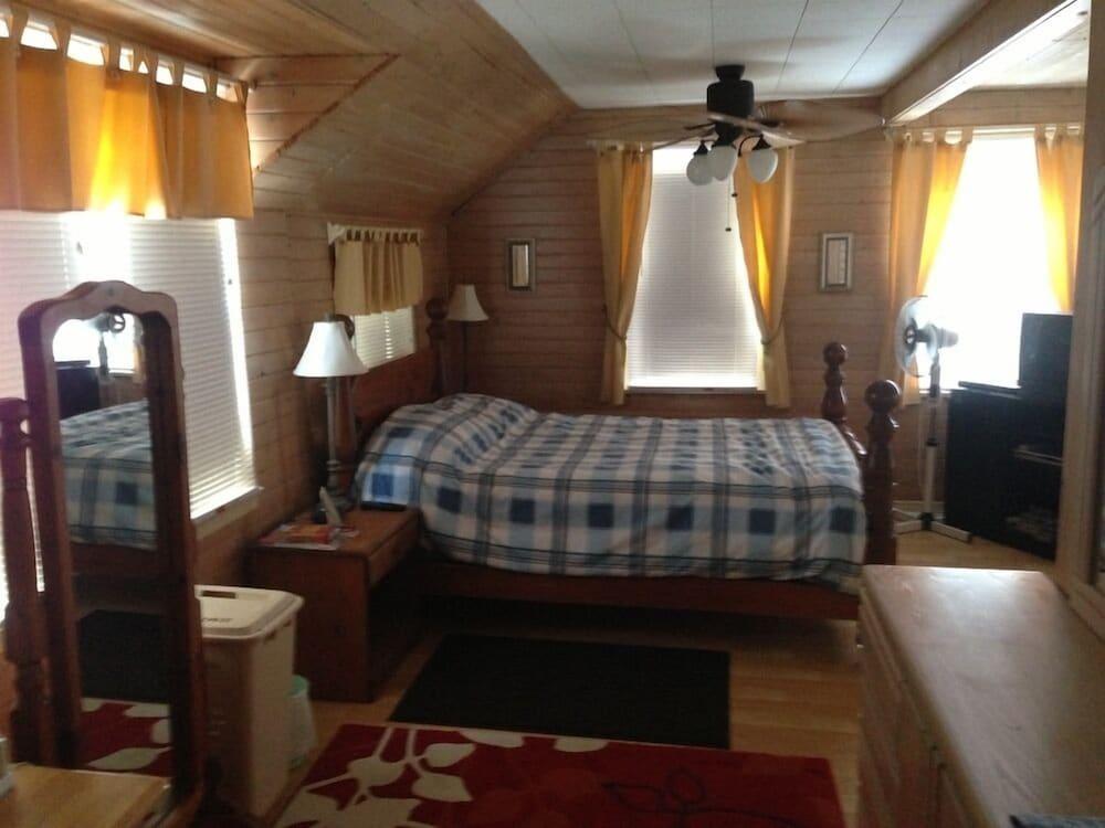 Pet Friendly 4-Bedroom Cottage on Manitoulin Island