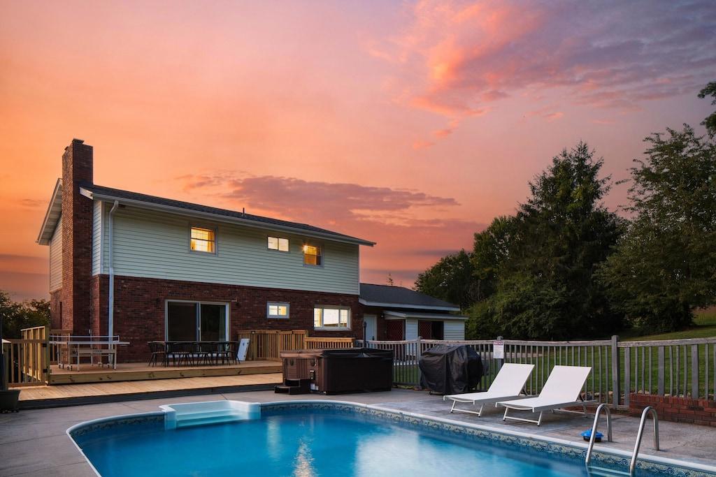 Ridge Valley by Avantstay Pet Policy