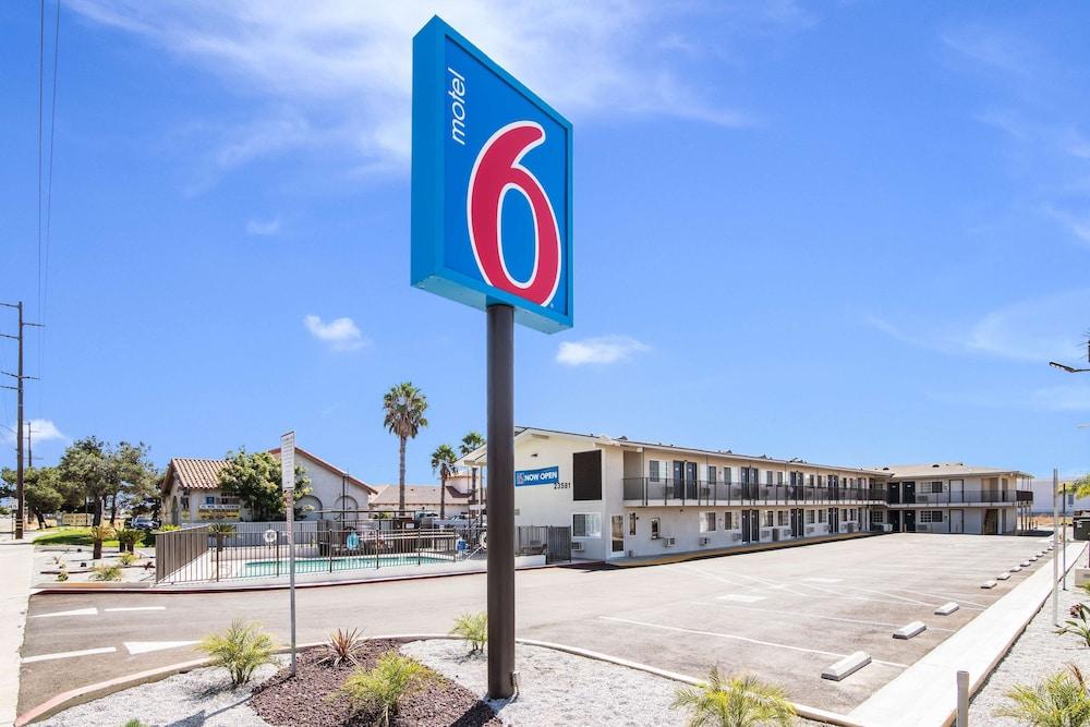 Pet Friendly Motel 6 Moreno Valley CA - Perris