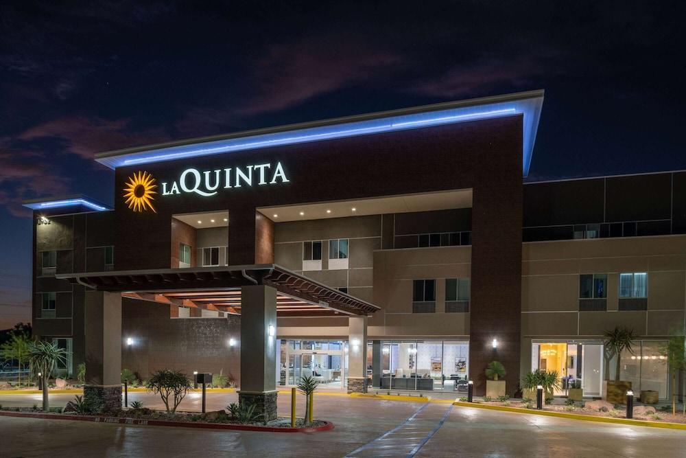 Pet Friendly La Quinta Inn & Suites by Wyndham Yucaipa