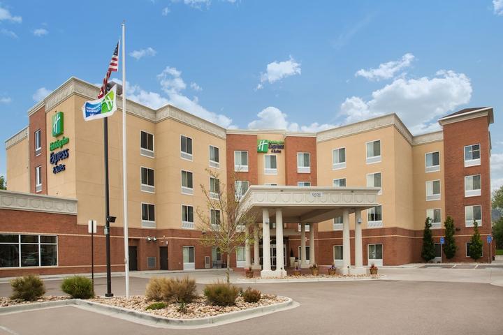 Pet Friendly Holiday Inn Express Hotel & Suites Denver North - Thornton an IHG Hotel