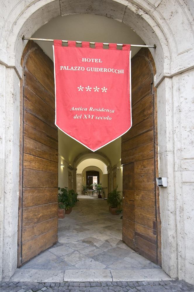 Pet Friendly Palazzo Guiderocchi