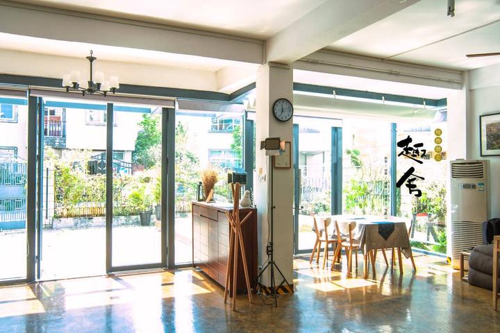 Pet Friendly Zhongshan Airbnb Rentals