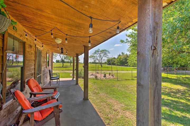 Pet Friendly Collinsville Cabin on 130 Acre Horse Ranch