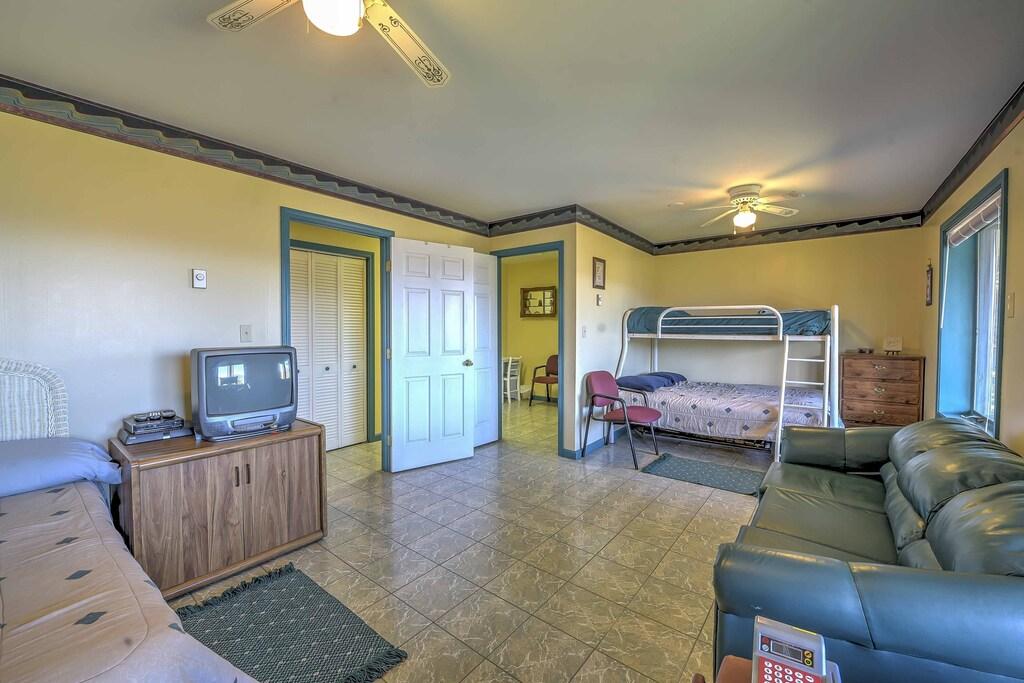 Burnsville Hideaway Pet Policy