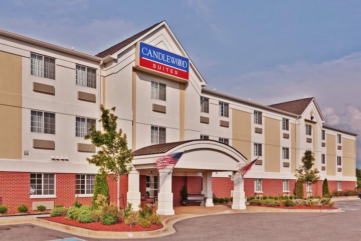 Pet Friendly Candlewood Suites Olive Branch an IHG Hotel