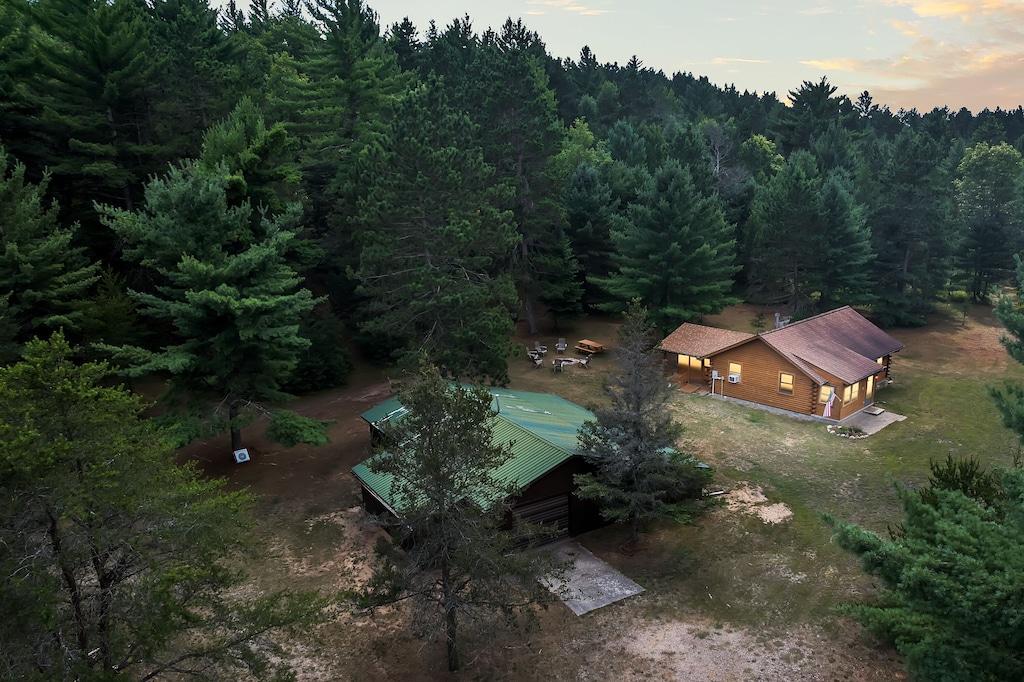 Pet Friendly Fantastic Cabin on Private 10 Acres with Trails