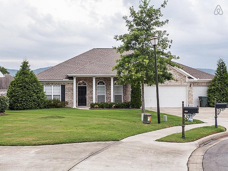 Woodville Airbnb Rentals Pet Policy