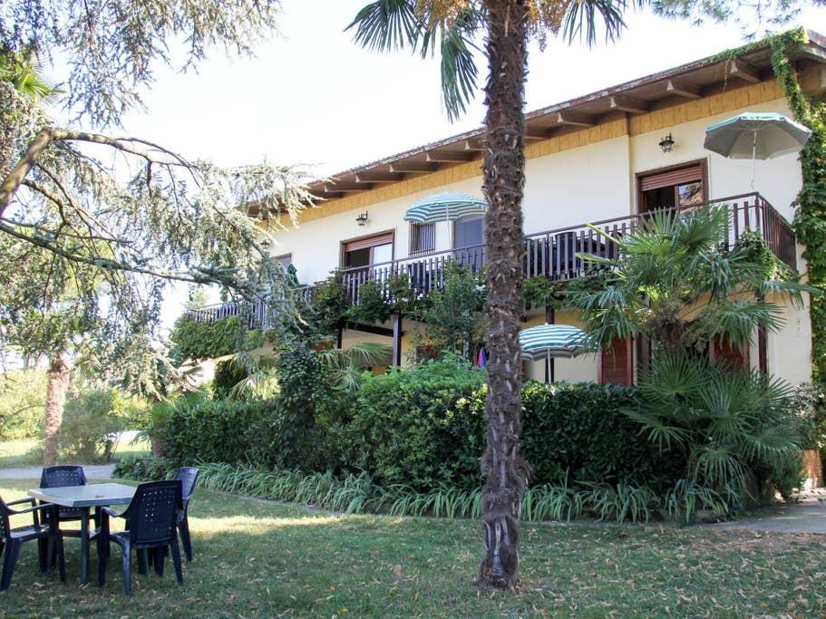 Pet Friendly Castelnuovo del Garda Airbnb Rentals