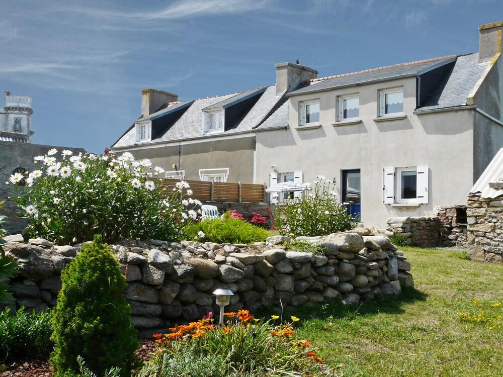 Pet Friendly Fully-Equipped House on a Breton Island