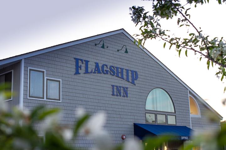 Pet Friendly Flagship Inn and Suites