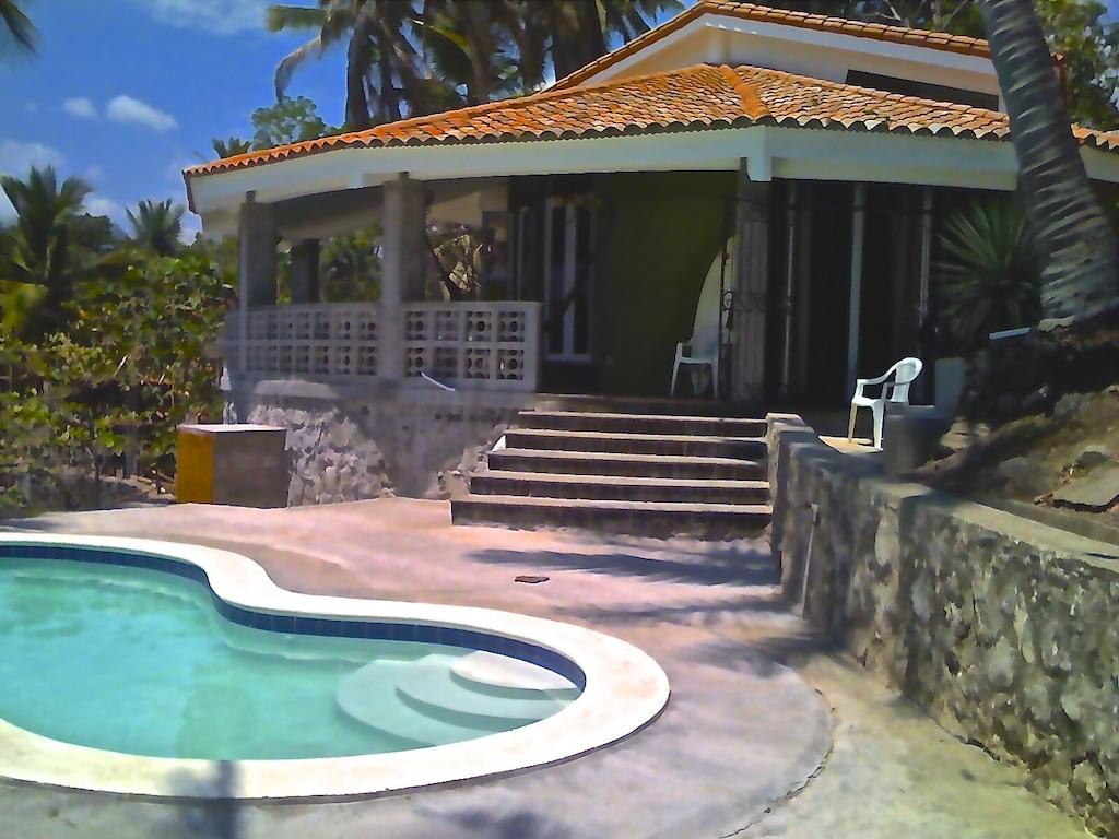 Pet Friendly Beachfront House with Pool