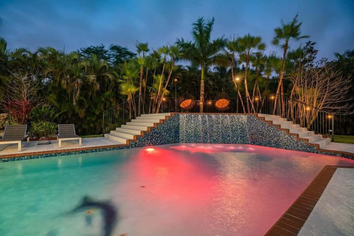 Pet Friendly Gorgeous & Modern 7000-Acre Mansion