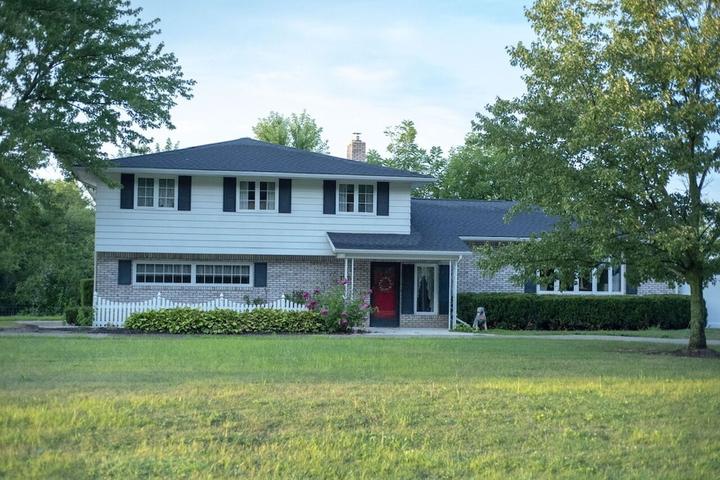 Pet Friendly 4BR Home with Heated Pool & View of Amish Country