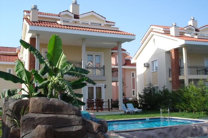 Pet Friendly 4/4 Villa with Swimming Pool