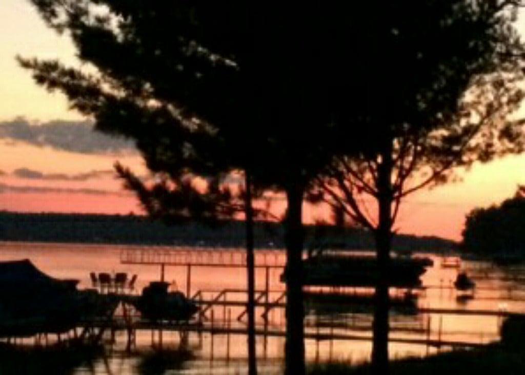 Higgins Lake Lakefront 4/2 with Boat Mooring Pet Policy