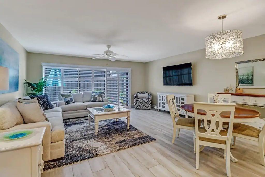 2BR Townhouse Near Vanderbilt Beach Pet Policy