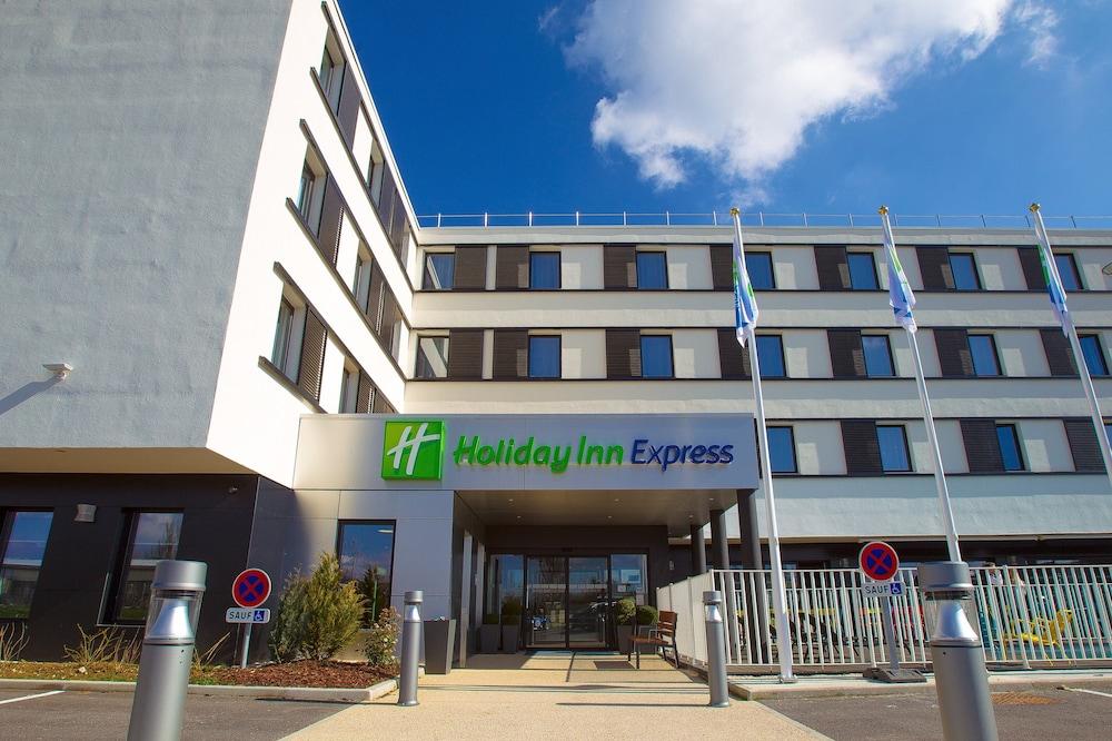 Pet Friendly Holiday Inn Express Dijon an IHG Hotel