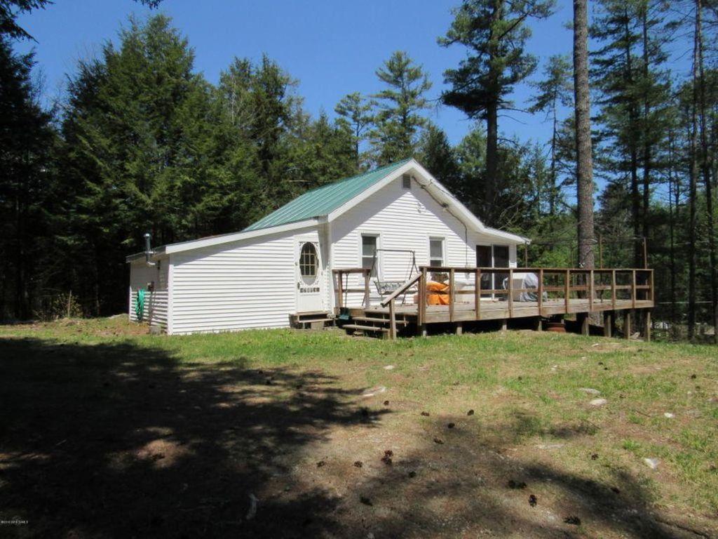 Cozy Cabin 20 Min from Lake George Pet Policy