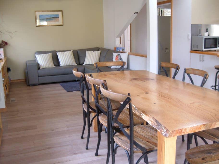 Torquay Airbnb Rentals Pet Policy